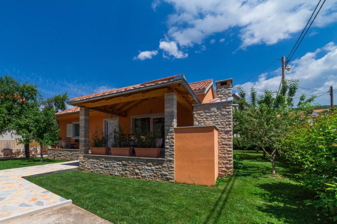 Bella Casa *